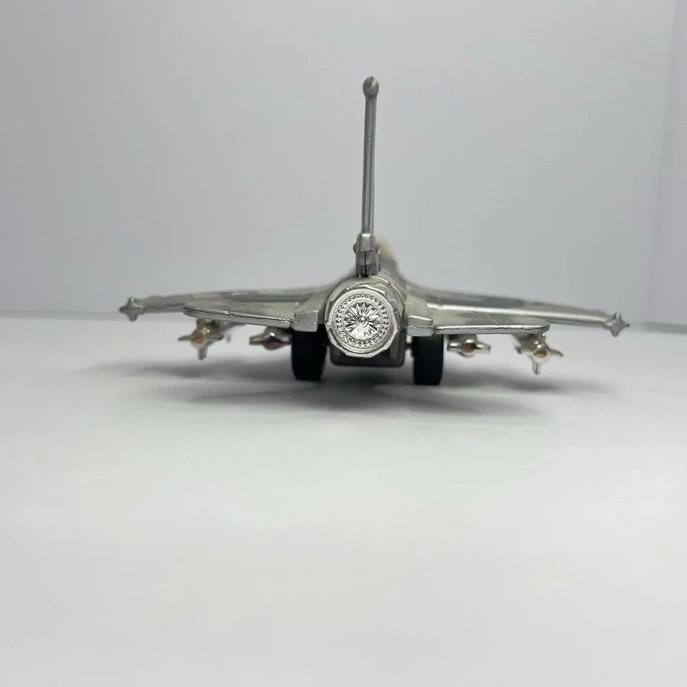 USAF F-16 Fighter Jet 1/72 Diecast Aircraft Pullback - National Archives Store - Picture 3 of 10
